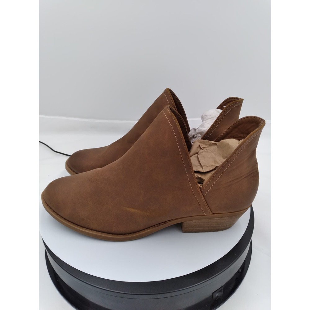 Universal Threads Slip-On Bootie Size 8 - image 1